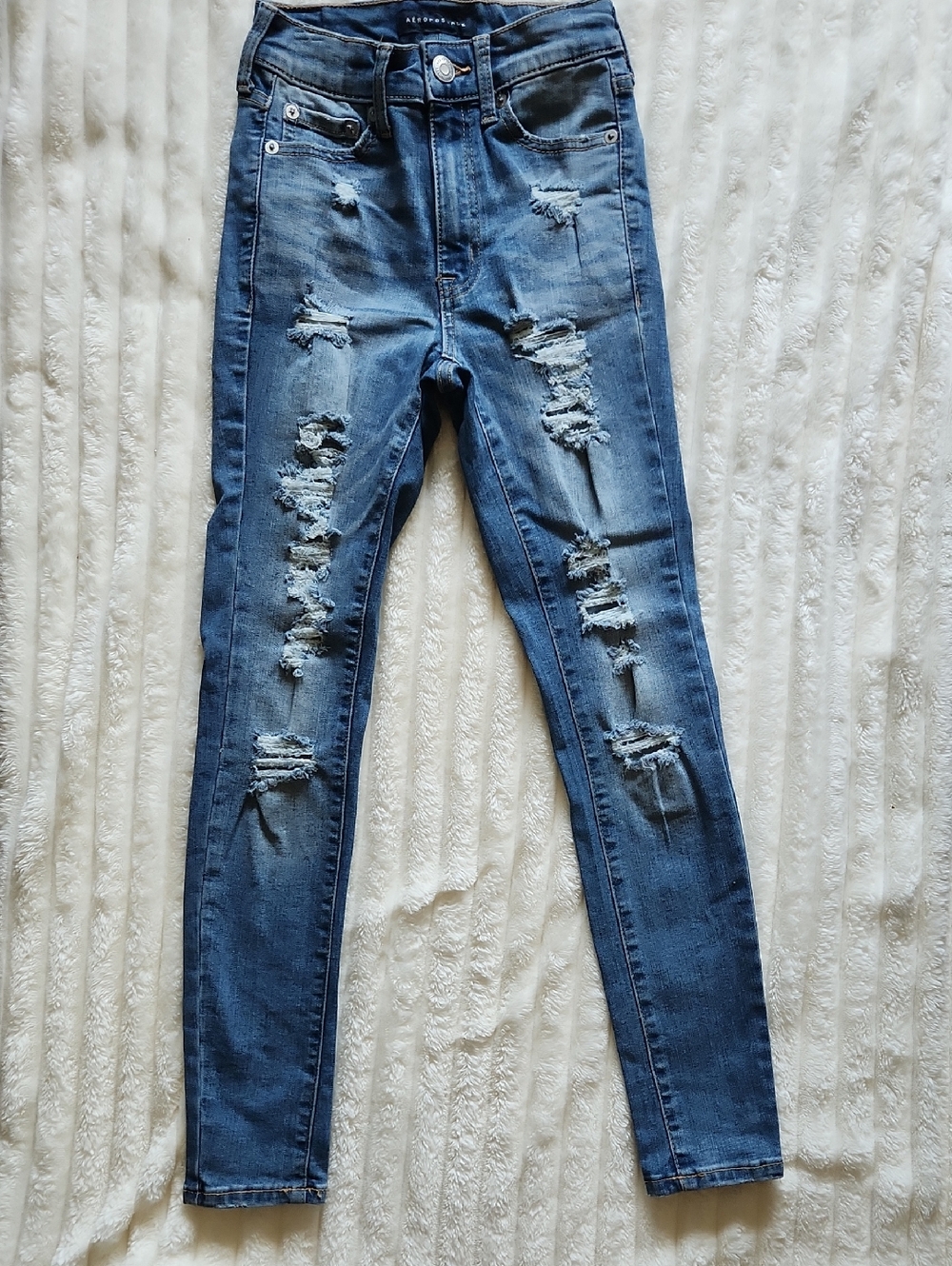 Distressed Skinny Jeans - Blue